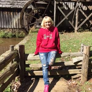 Meet your Posher, Dana